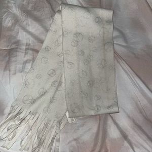 Peace sign scarf with fringes